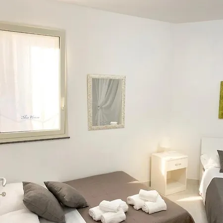 Mia House - *